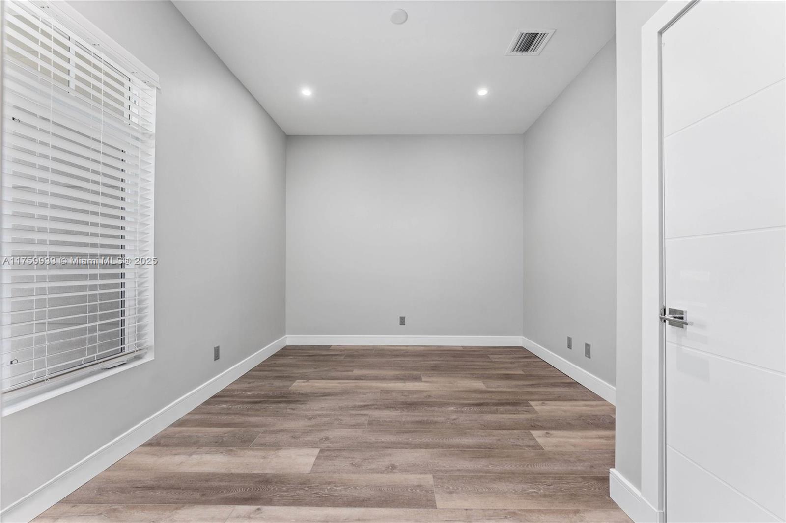 HILLSBORO ISLES - Residential Income
