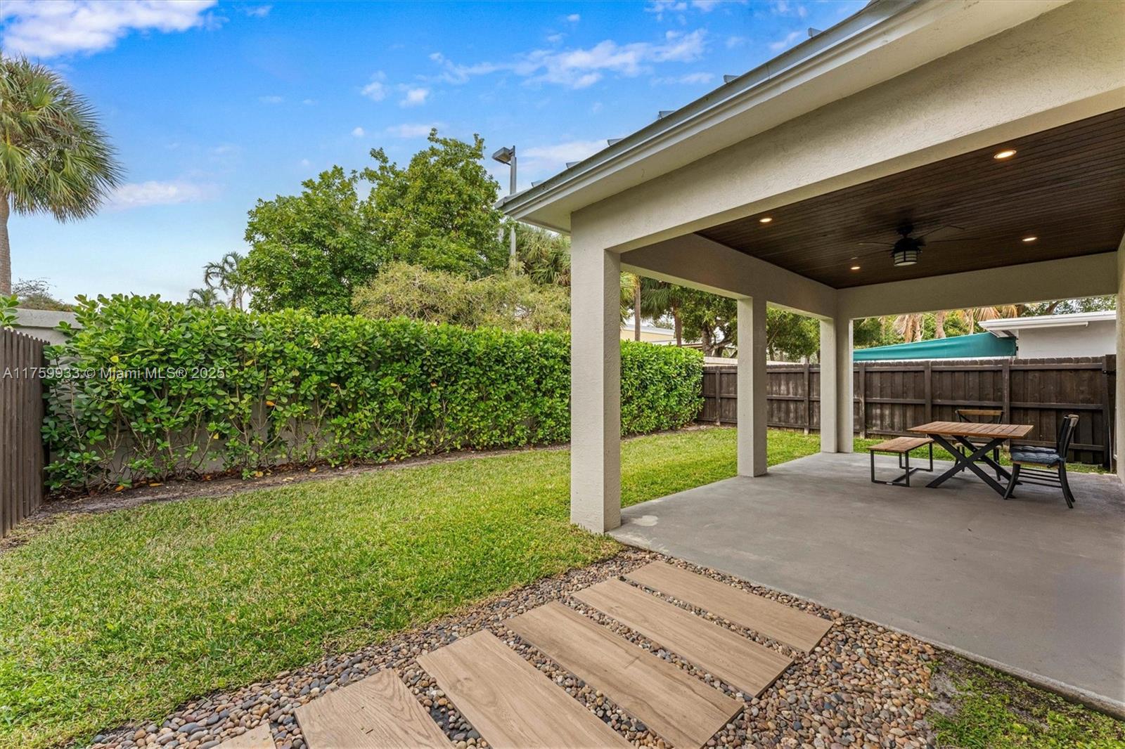 HILLSBORO ISLES - Residential Income