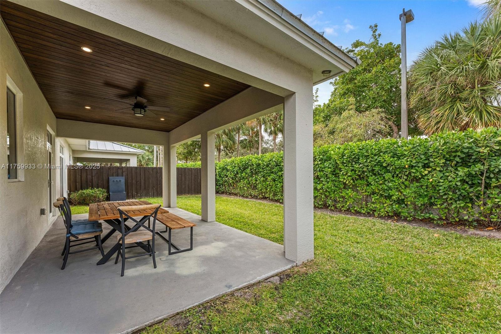 HILLSBORO ISLES - Residential Income