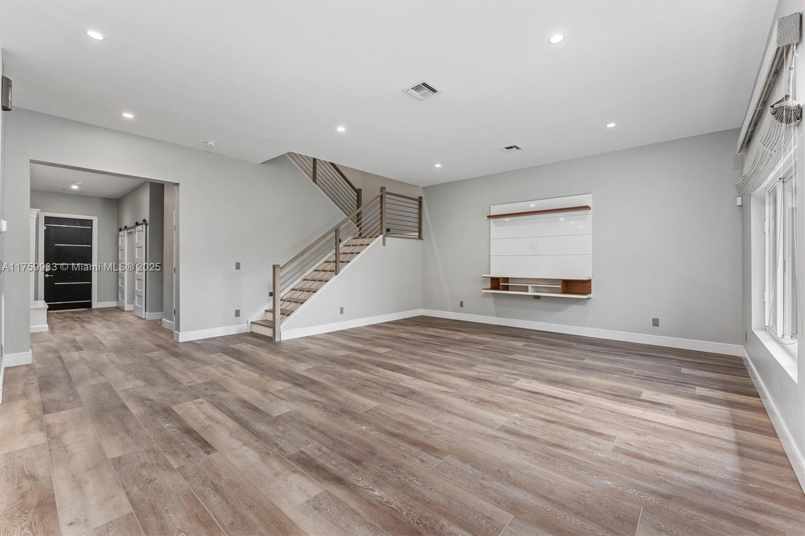 HILLSBORO ISLES - Residential Income