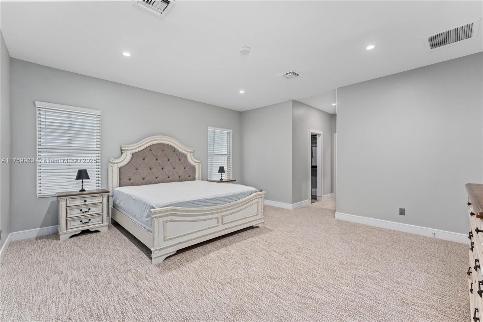 HILLSBORO ISLES - Residential Income
