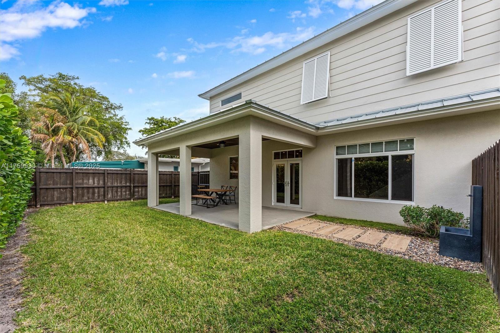 HILLSBORO ISLES - Residential Income
