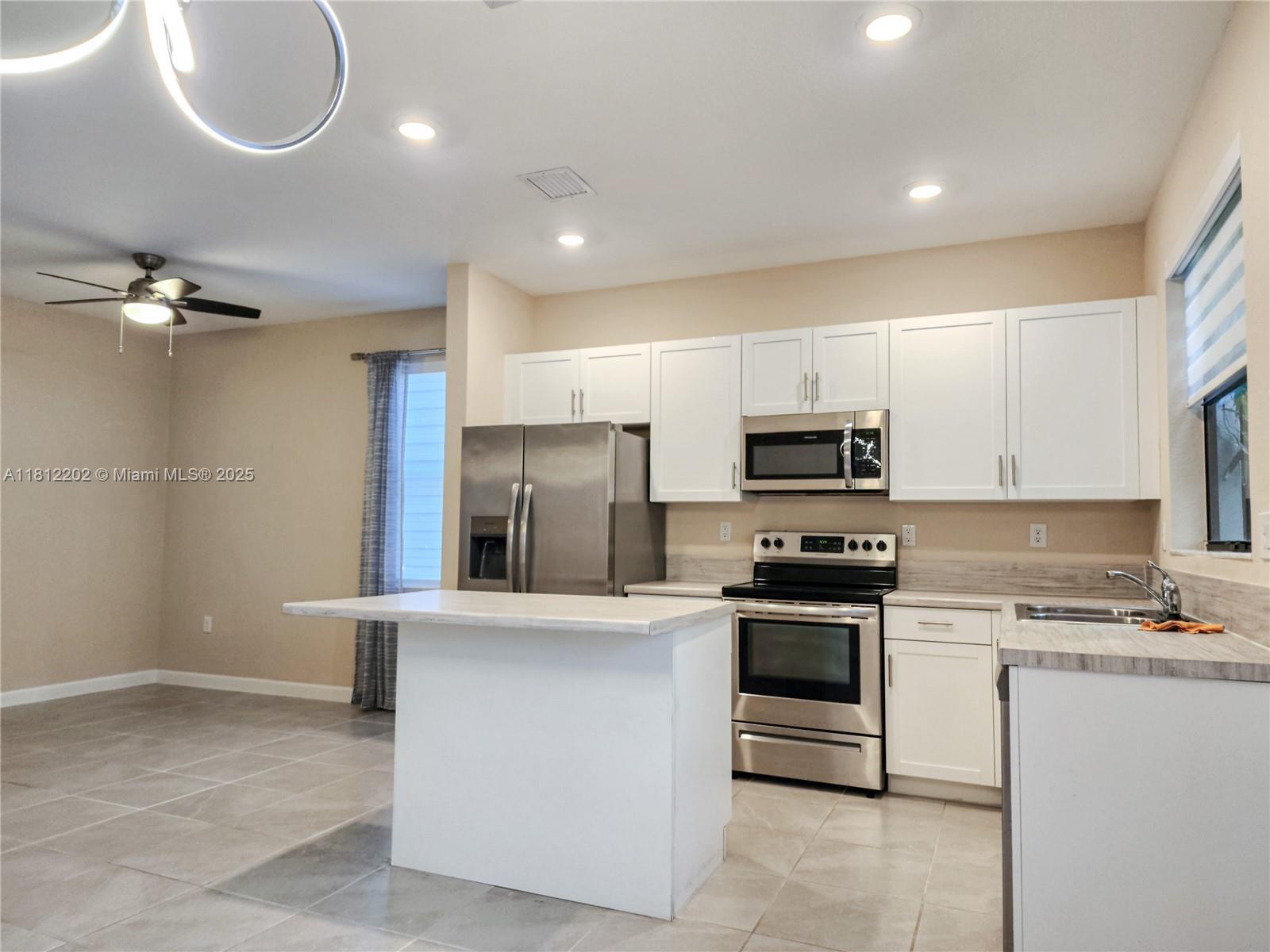 14817 Sw 183rd Ter 14817, Miami, Broward County, Florida - 3 Bedrooms  
3 Bathrooms - 