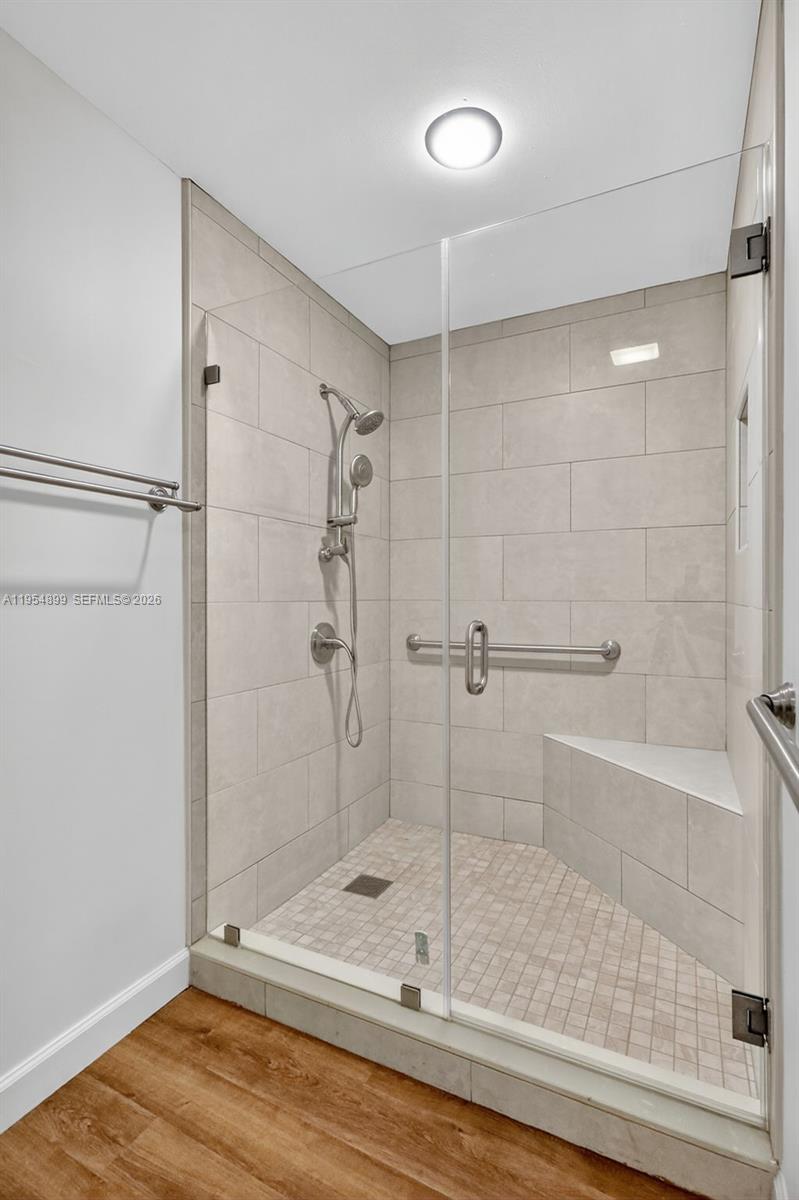 VALENCIA TOWNHOMES - Residential