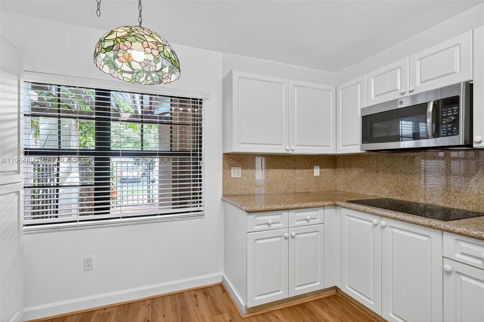 VALENCIA TOWNHOMES - Residential