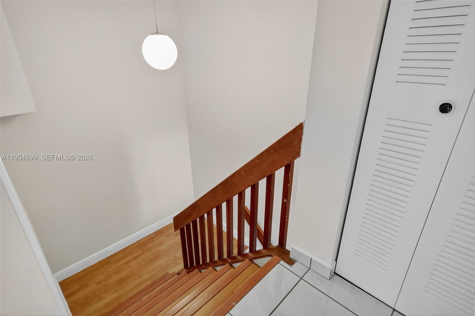 VALENCIA TOWNHOMES - Residential