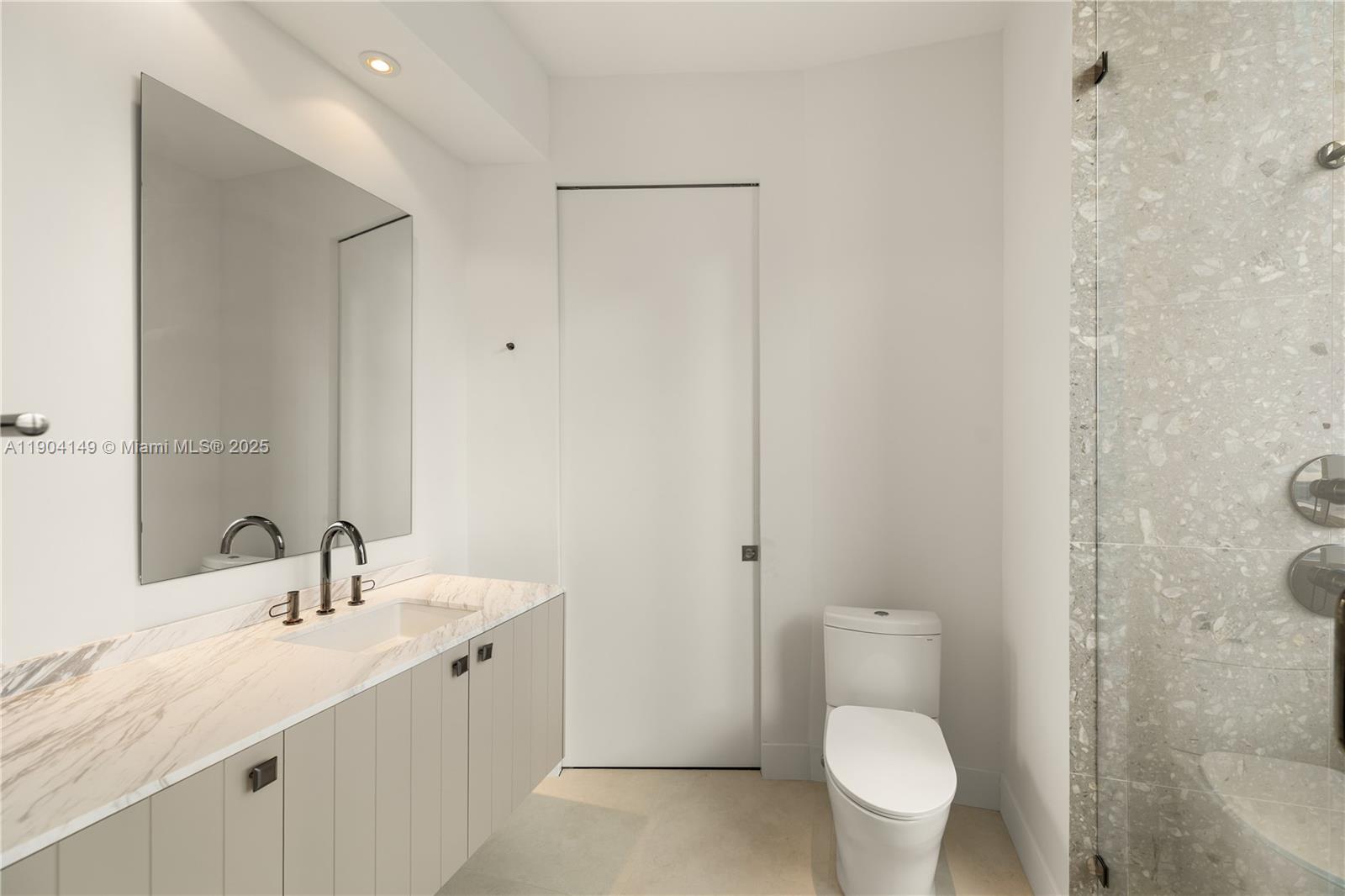 TRUMP ROYALE CONDO - Residential