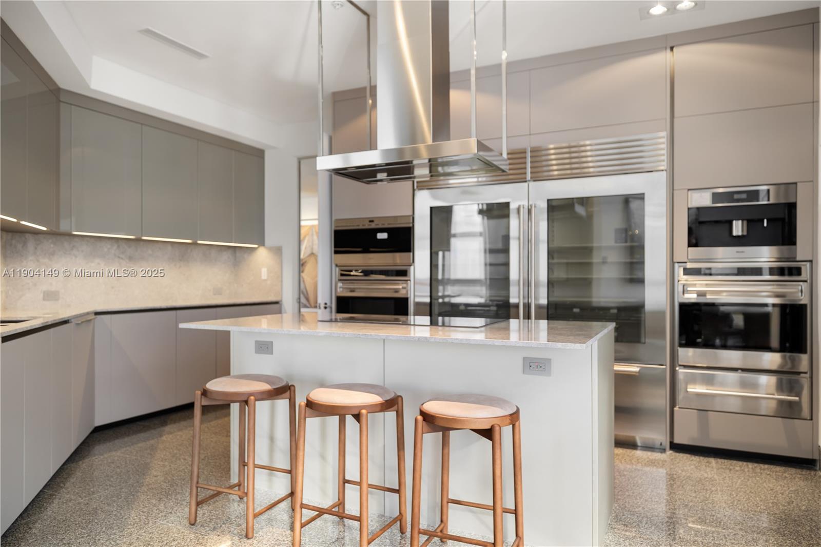 TRUMP ROYALE CONDO - Residential