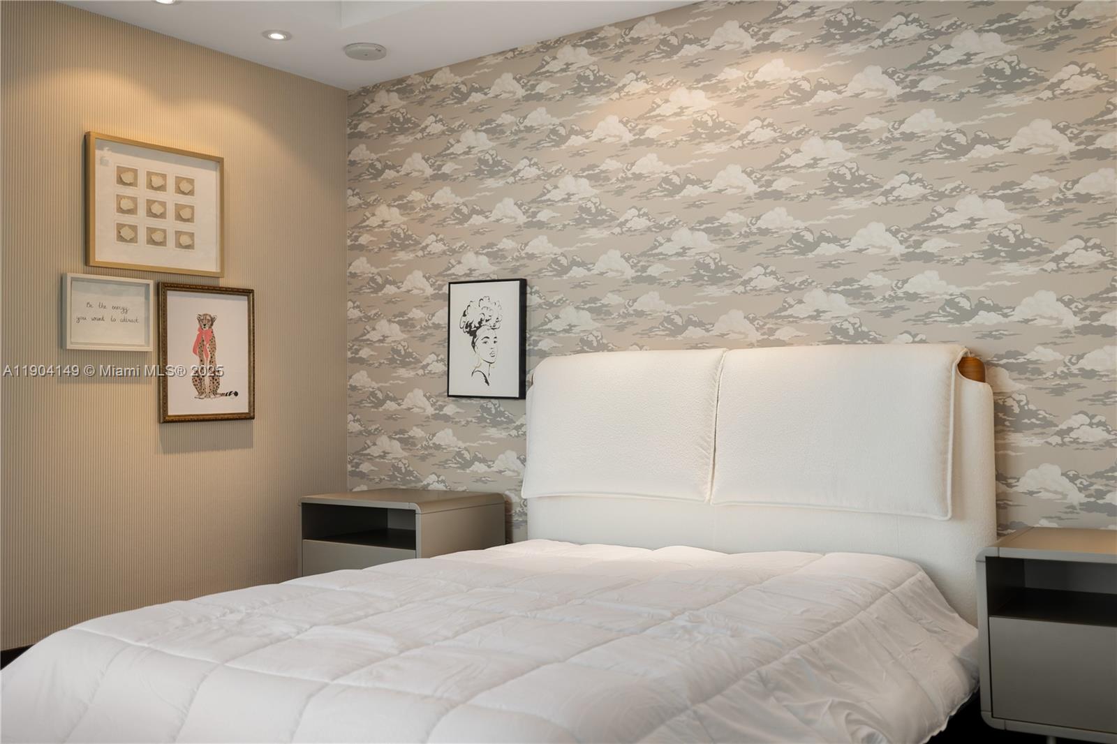 TRUMP ROYALE CONDO - Residential