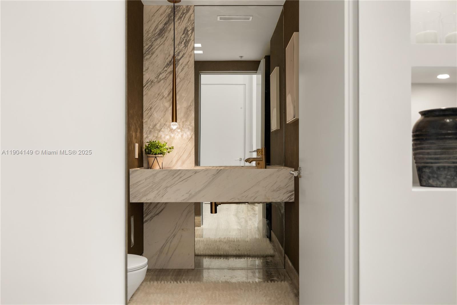 TRUMP ROYALE CONDO - Residential