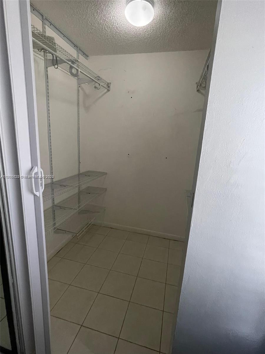 INDIAN LK VILLAGE PHASE 1 - Residential Lease