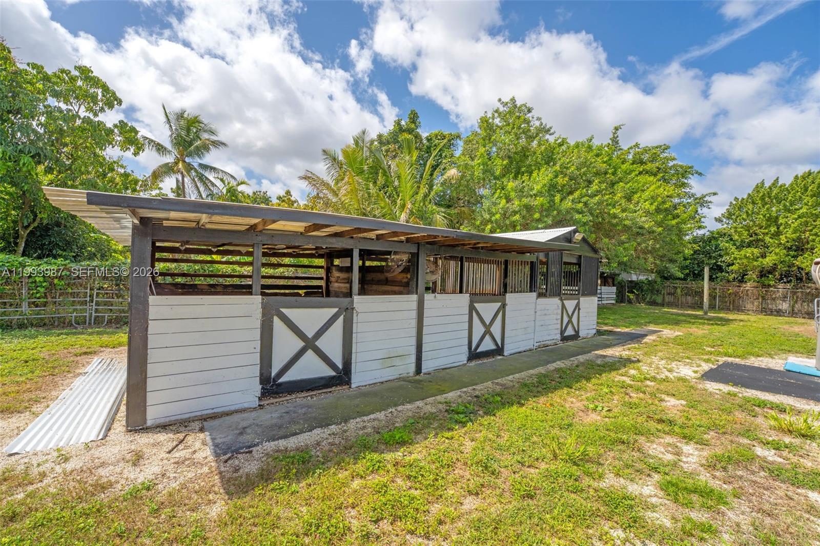 HEATHWOOD GROVES . EU-1 - Residential