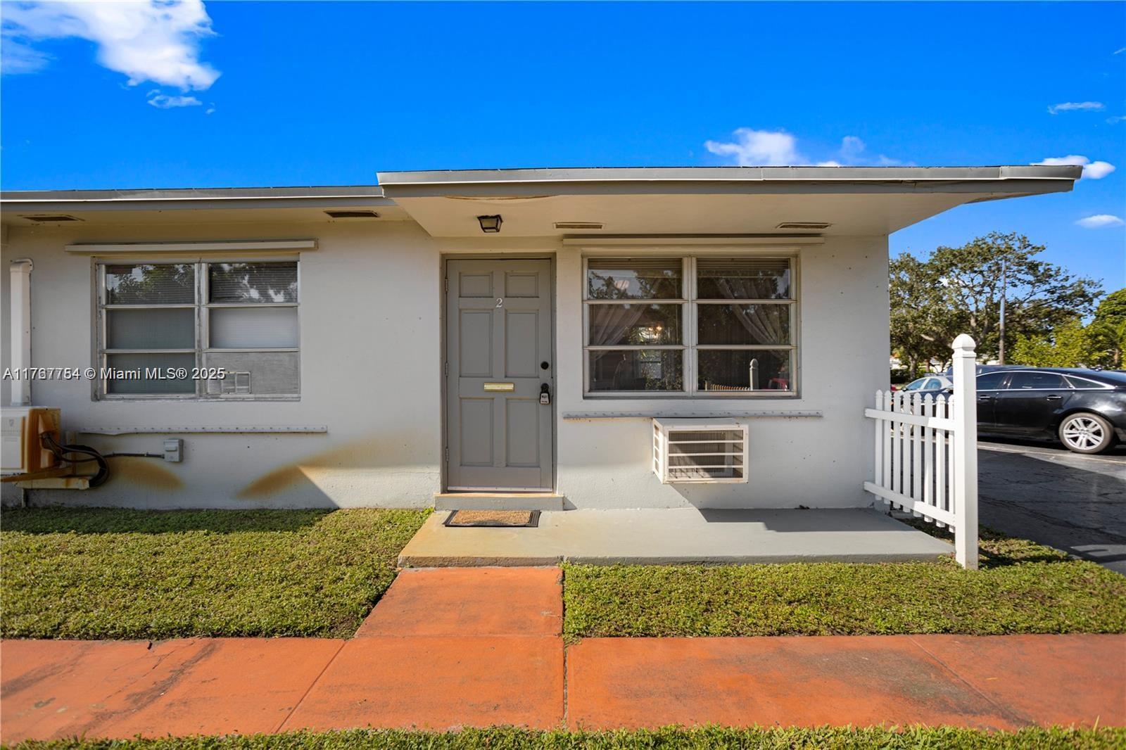 Rental Property at 2640 Pierce St 2, Hollywood, Broward County, Florida - Bedrooms: 1 
Bathrooms: 1  - $1,650 MO.