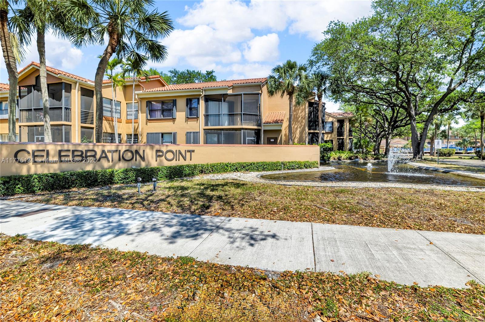 Property for Sale at 15533 N Miami Lakeway N 106, Miami Lakes, Miami-Dade County, Florida - Bedrooms: 3 
Bathrooms: 2  - $449,000