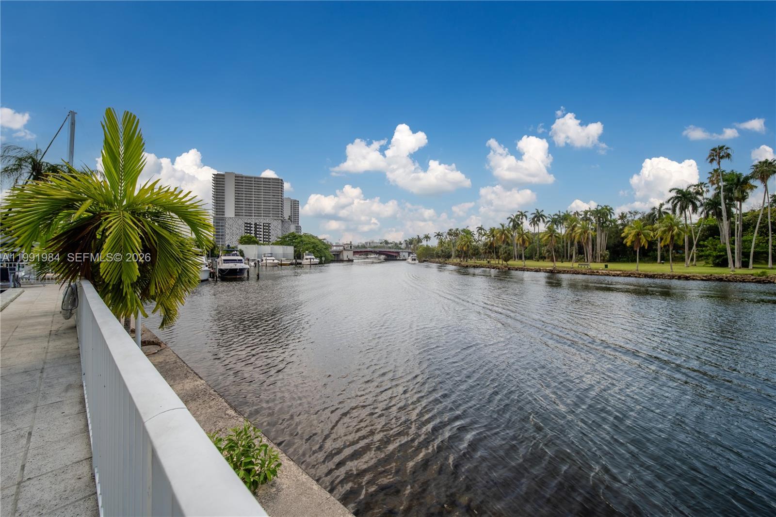 SERENITY ON THE RIVER CON - Residential