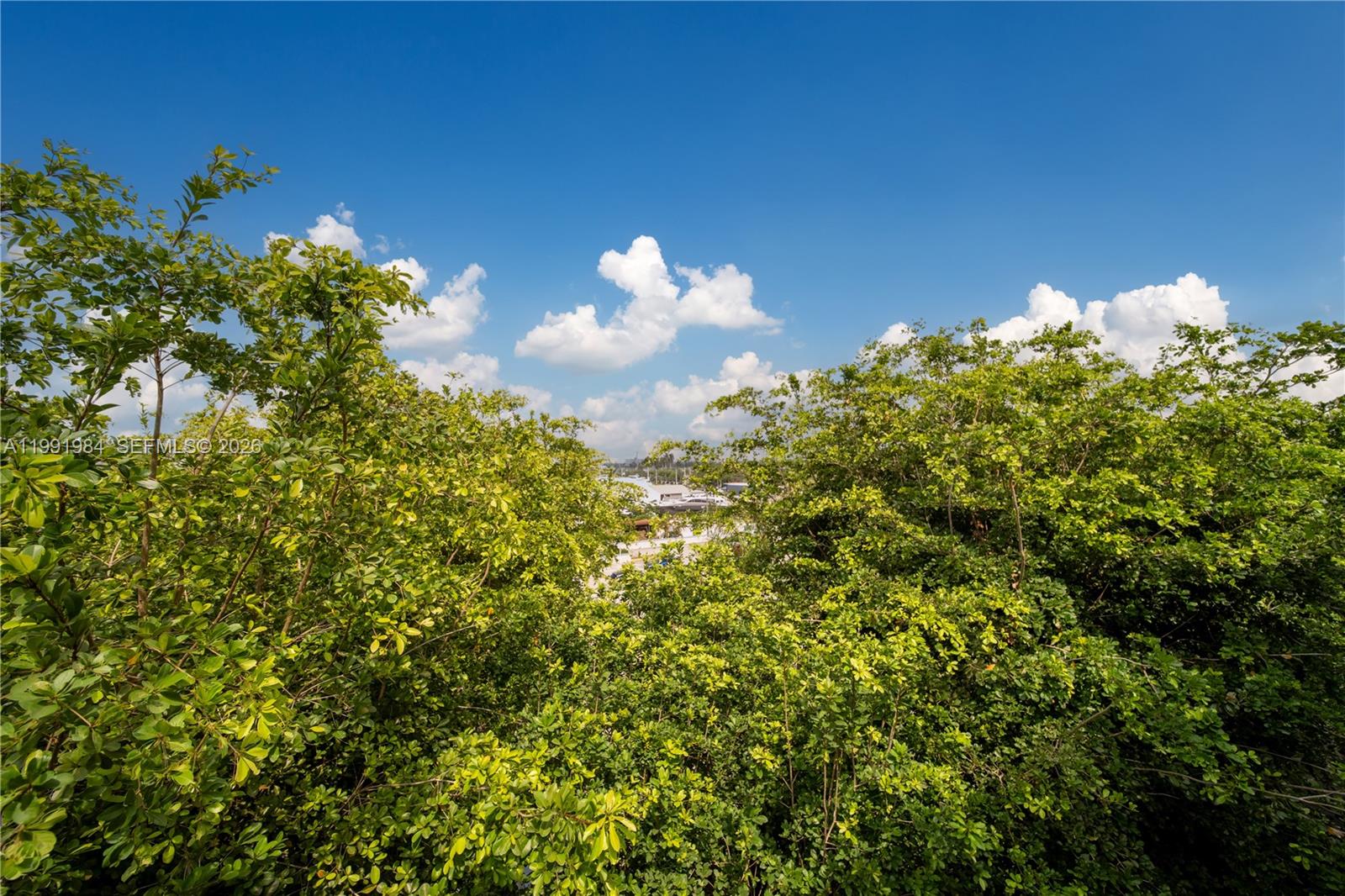 SERENITY ON THE RIVER CON - Residential