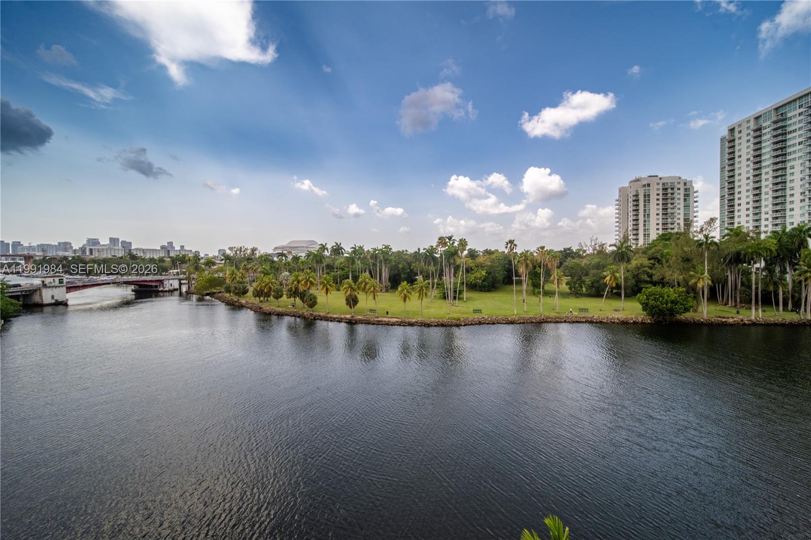 SERENITY ON THE RIVER CON - Residential