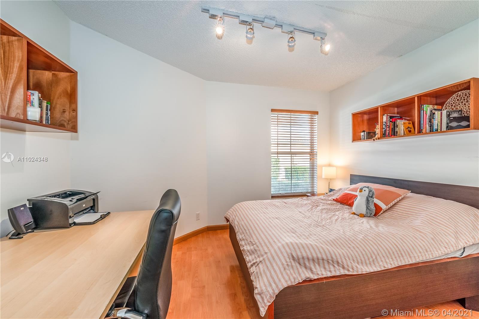 Pembroke Shores - Residential