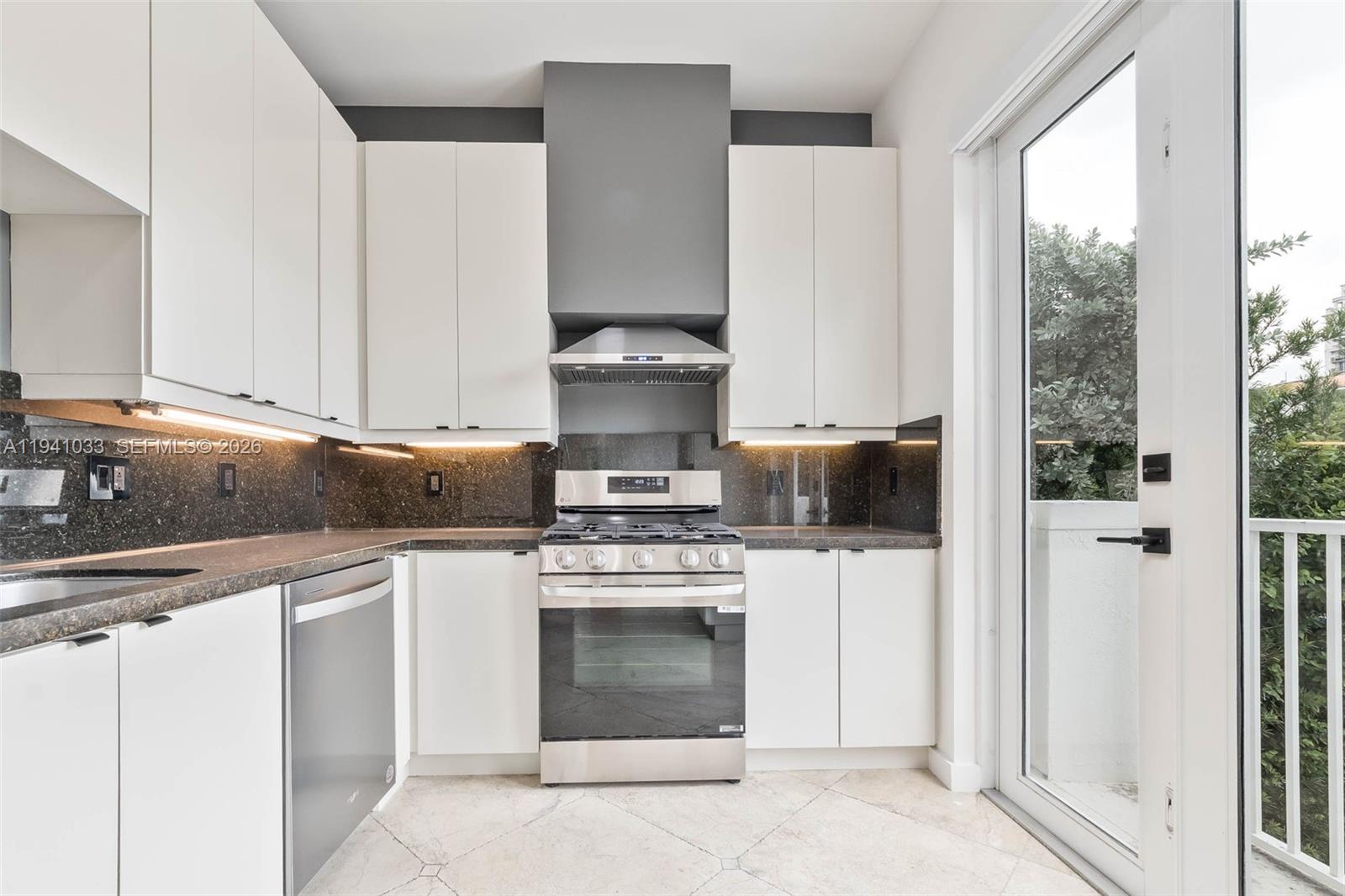 Madeira Townhomes - Residential