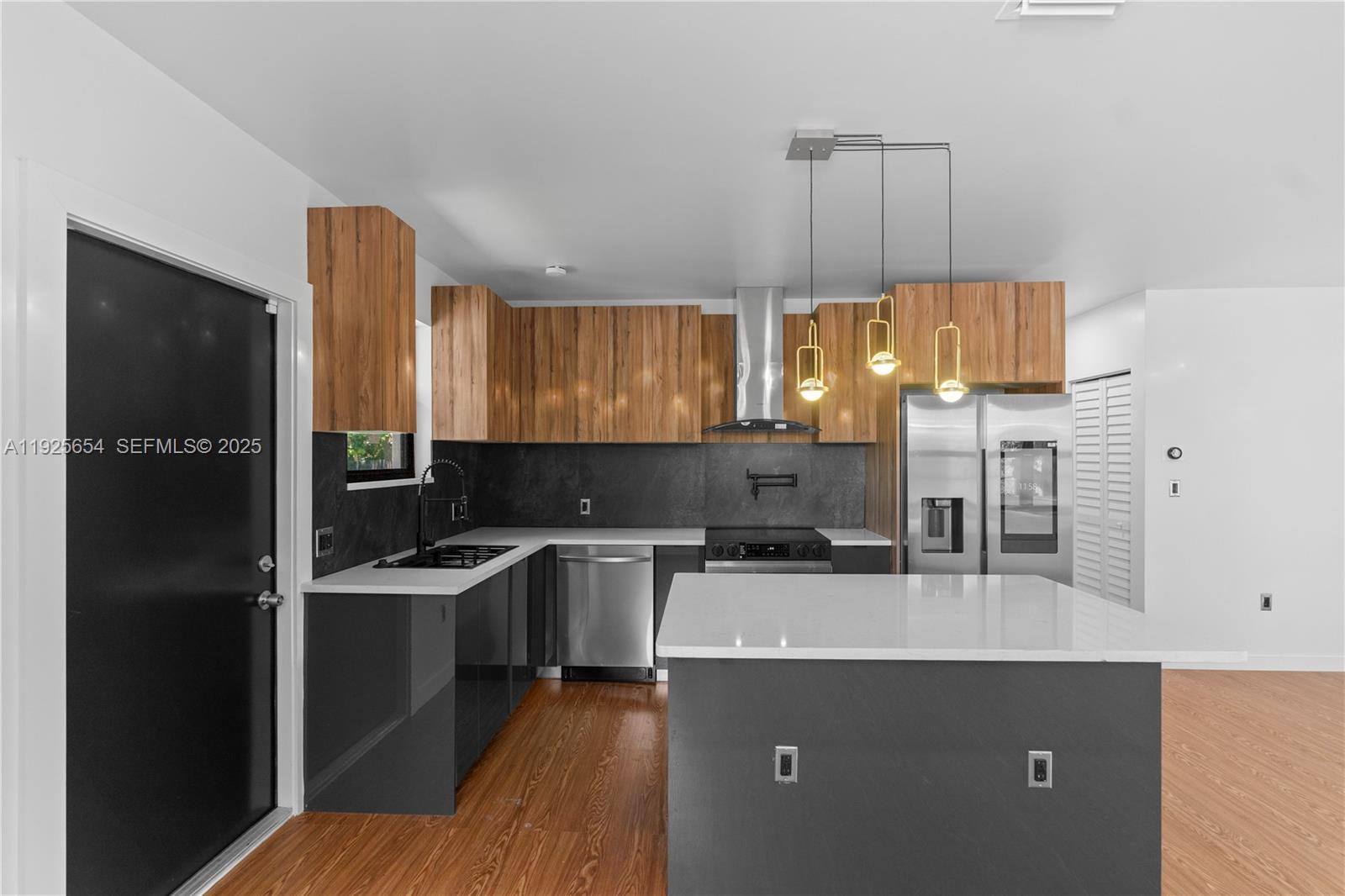 RAINBOW PARK - Residential