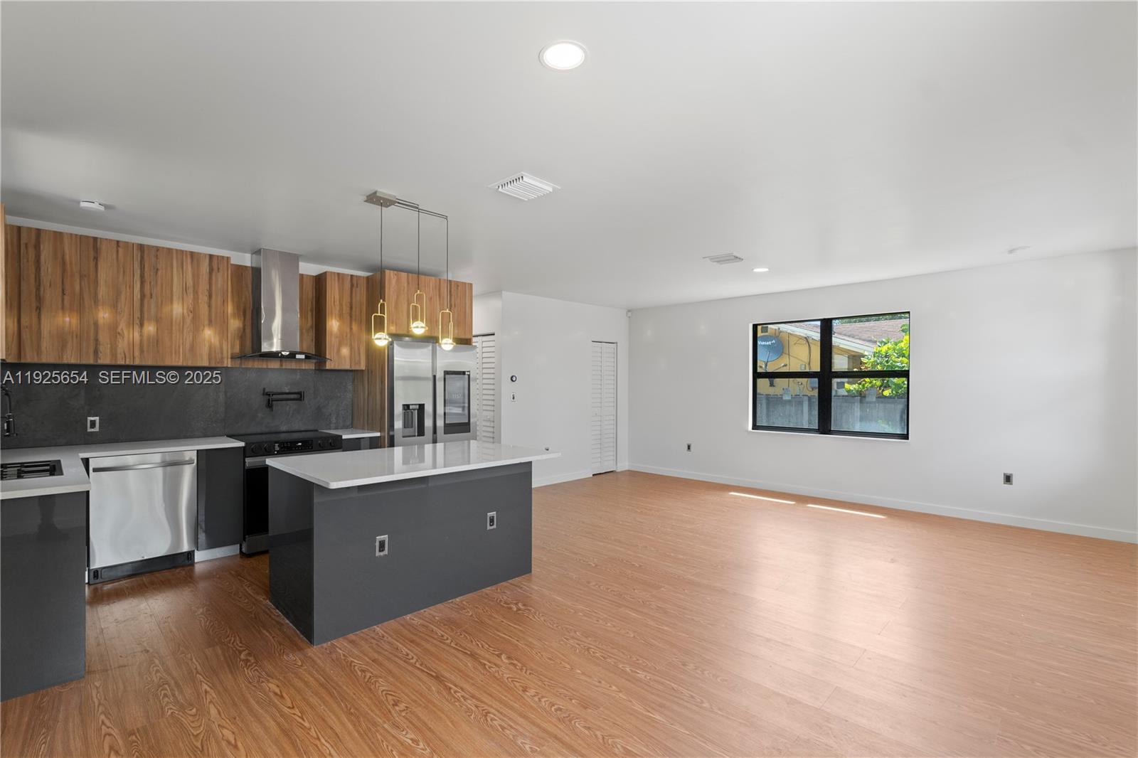 RAINBOW PARK - Residential