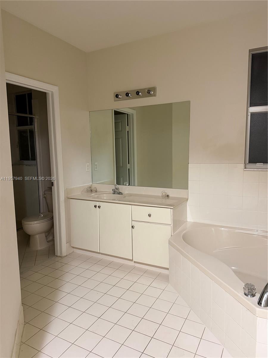 CENTURY GARDENS AT TAMIAM - Residential Lease