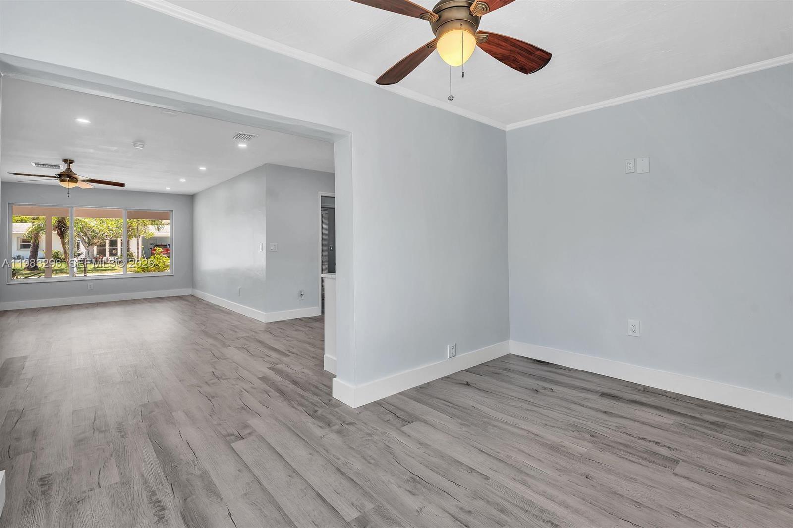 CRESTHAVEN NO 11 - Residential Lease