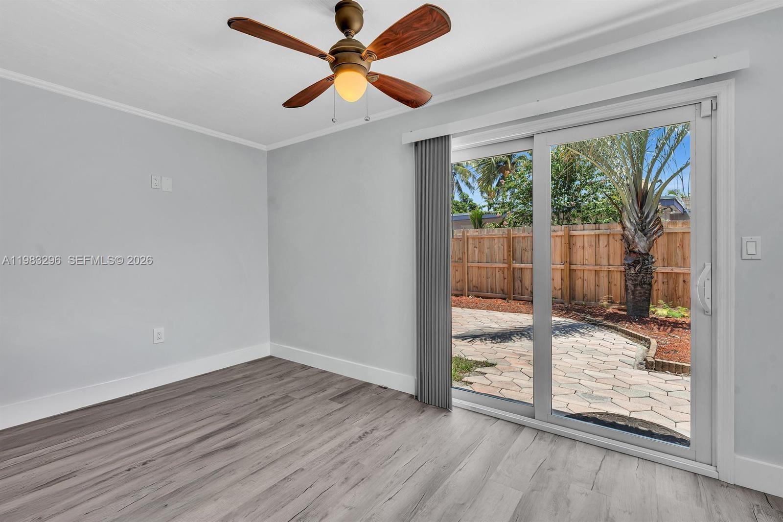 CRESTHAVEN NO 11 - Residential Lease