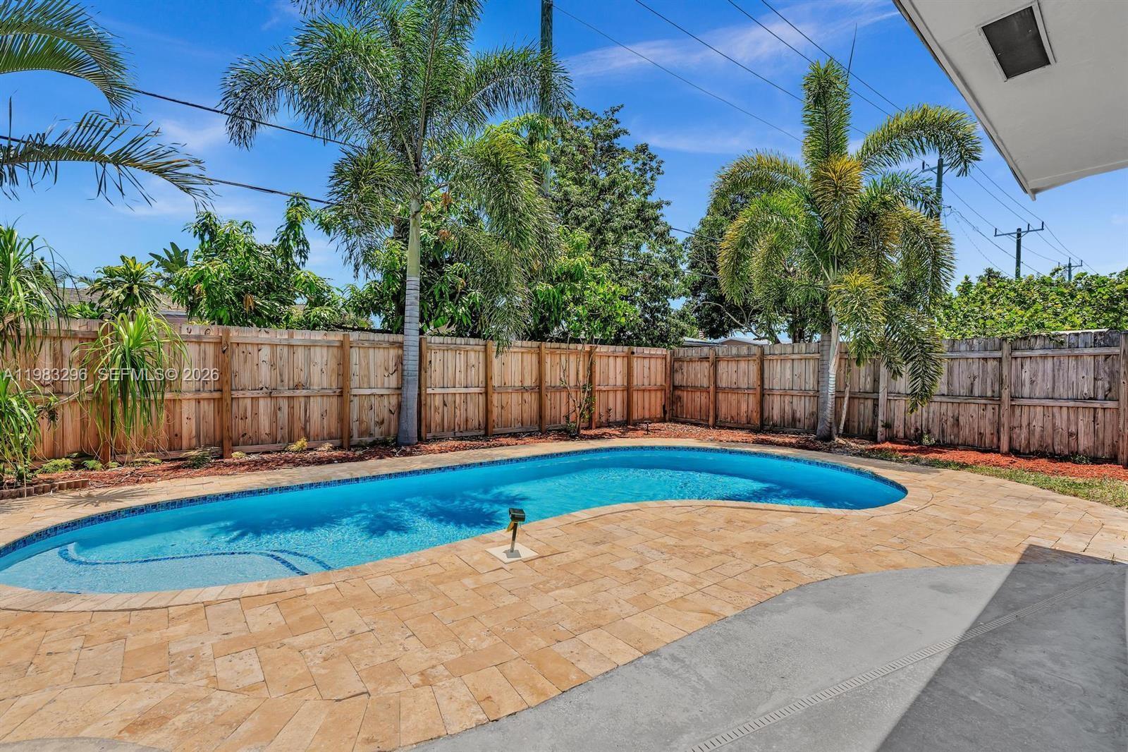 CRESTHAVEN NO 11 - Residential Lease