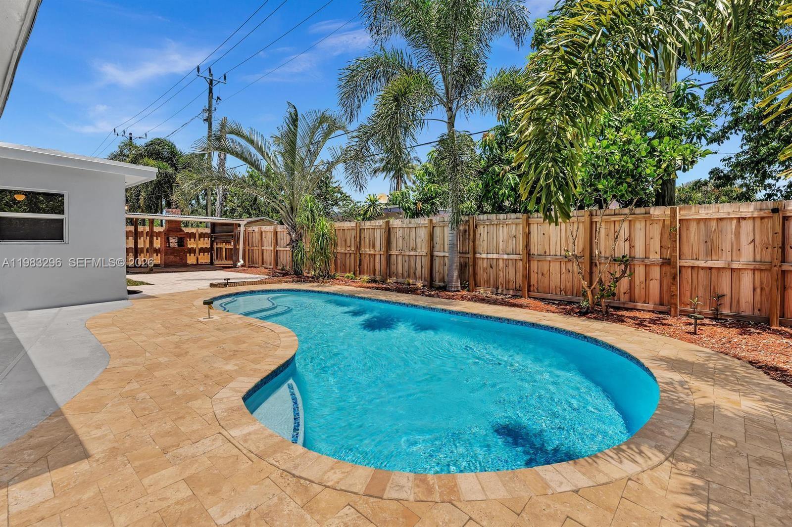 CRESTHAVEN NO 11 - Residential Lease