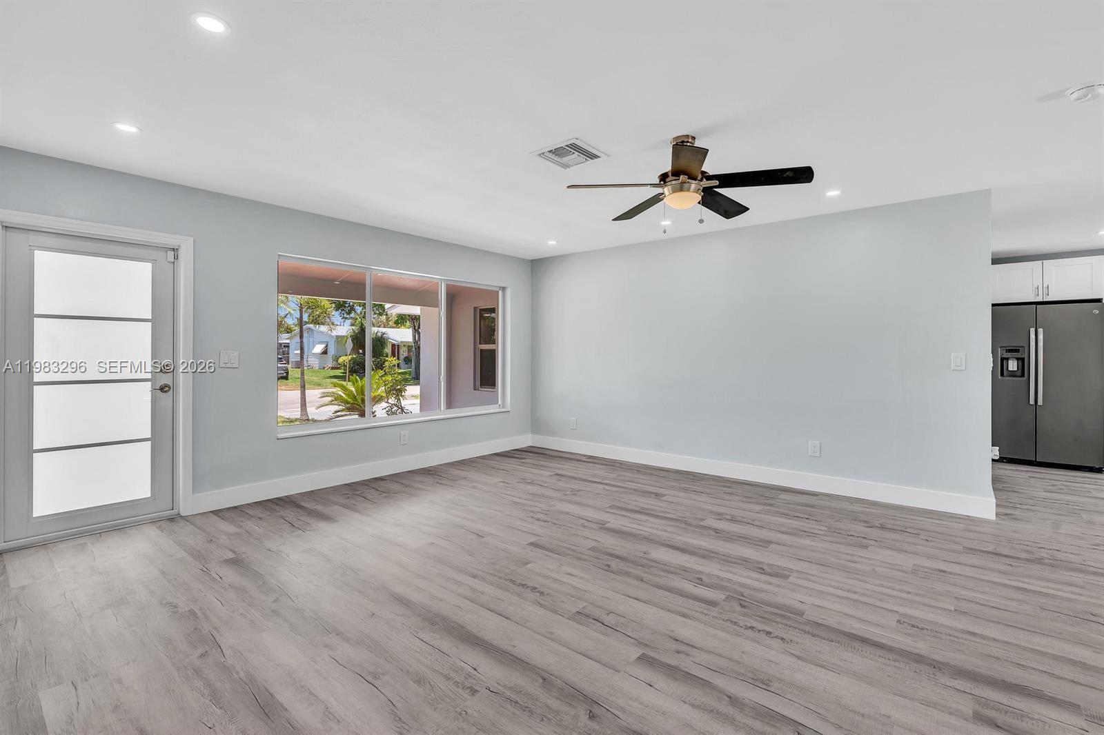 CRESTHAVEN NO 11 - Residential Lease