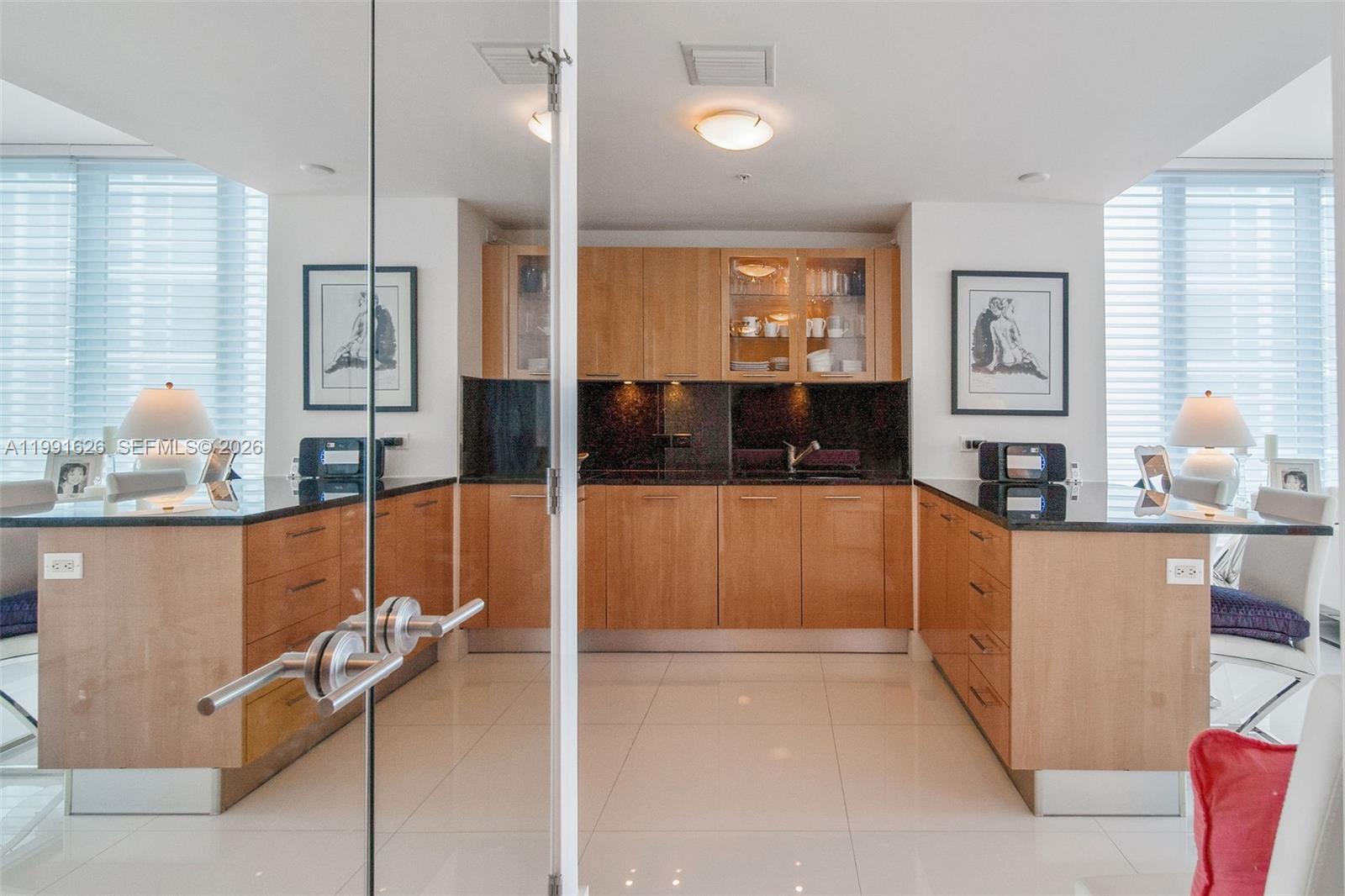 6899 Collins Ave 1009