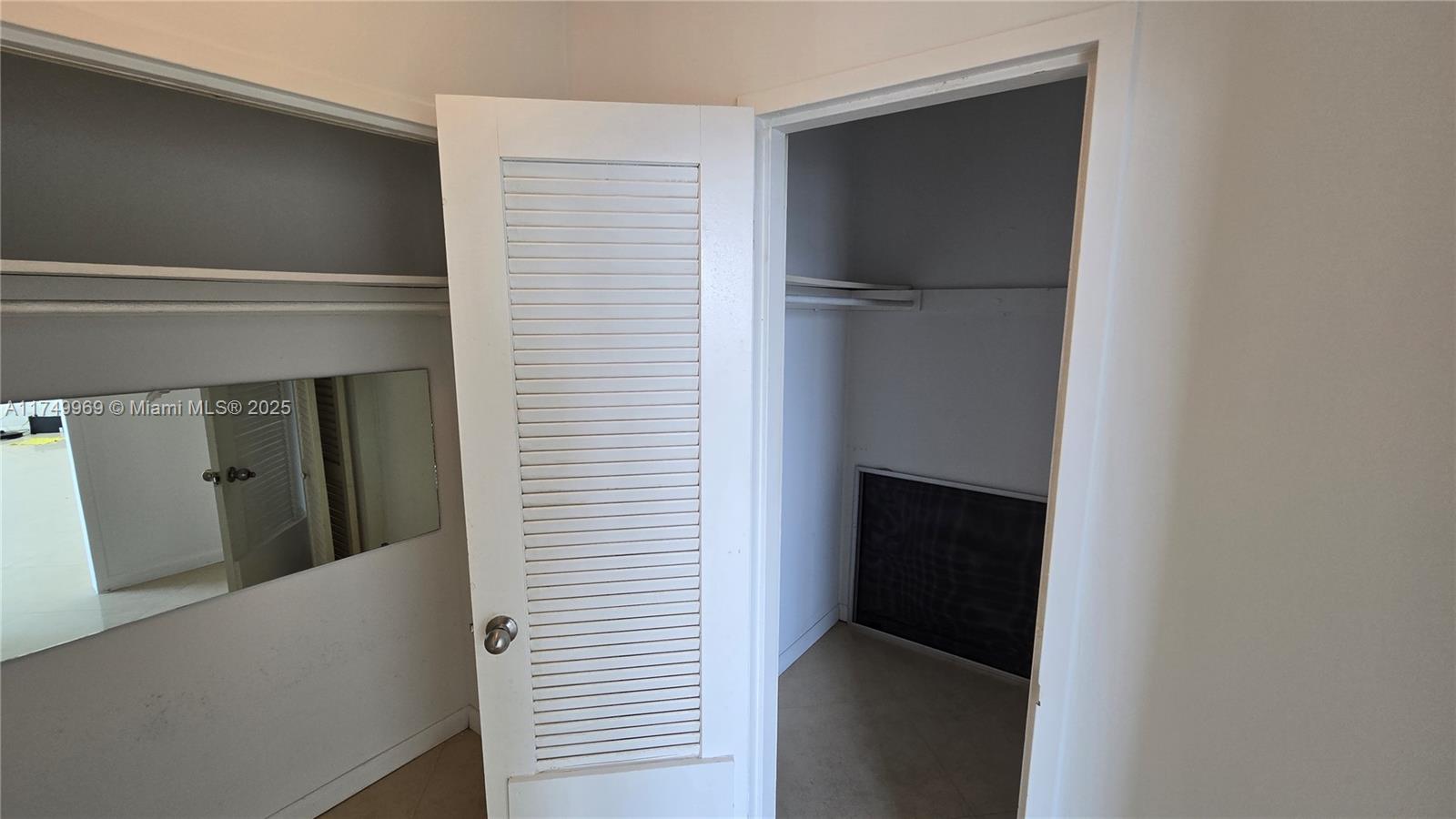 MIRADOR 1000 CONDO - Residential