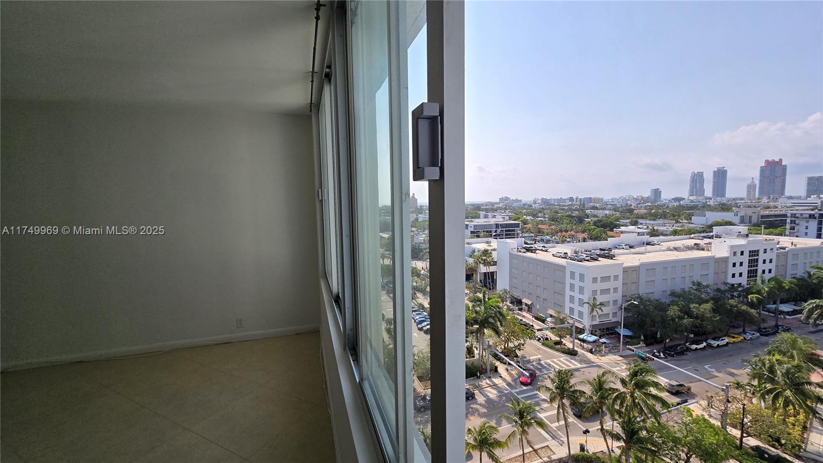 MIRADOR 1000 CONDO - Residential
