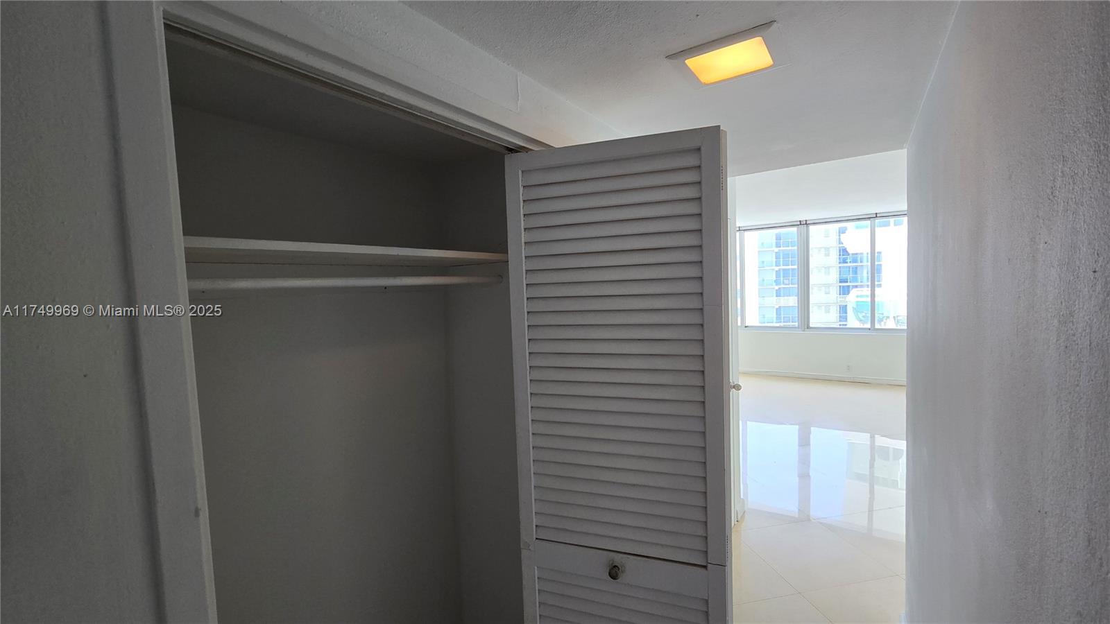 MIRADOR 1000 CONDO - Residential