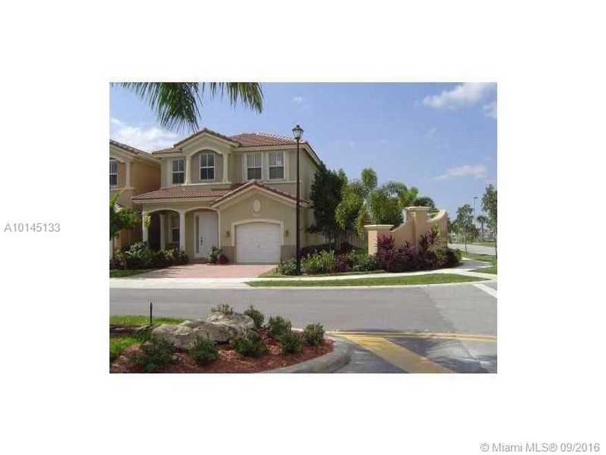 BEAUTIFUL 4/BEDROOMS, 3/BATHROOMS CORNER COACH HOME. 1 BED DOWNSTAIRS. CARPET AND CERAMIC TILES, 1/CAR GARAGE PLUS DRIVEWAY. GRANITE COUNTER TOP/SPLASH, HURRICANE SHUTTERS. CLUBHOUSE WITH POOL. CLOSE TO A+ RATED SCHOOLS AND SHOPPING CENTERS. CLUBHOUSE MEMBERSHIP INCLUDED IN RENT. GREAT OPPORTUNITY!