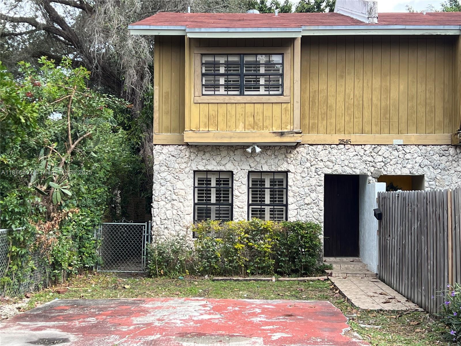 Spacious 3-bed/2.5-bath townhouse for rent at 2545 NE 182 St Unit A in Ojus/North Miami. This residence offers a comfortable layout with bright living spaces and a large private backyard, perfect for outdoor living. Home features assigned parking and plenty of storage. Located close to Aventura Mall, beaches, major highways, houses of worship, and top-rated schools. A great rental opportunity in one of Miami’s most convenient and family-friendly neighborhoods.