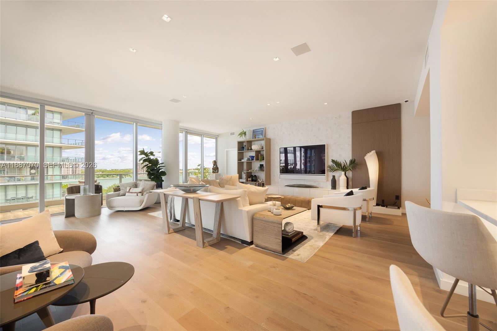 MAREA CONDO - Residential