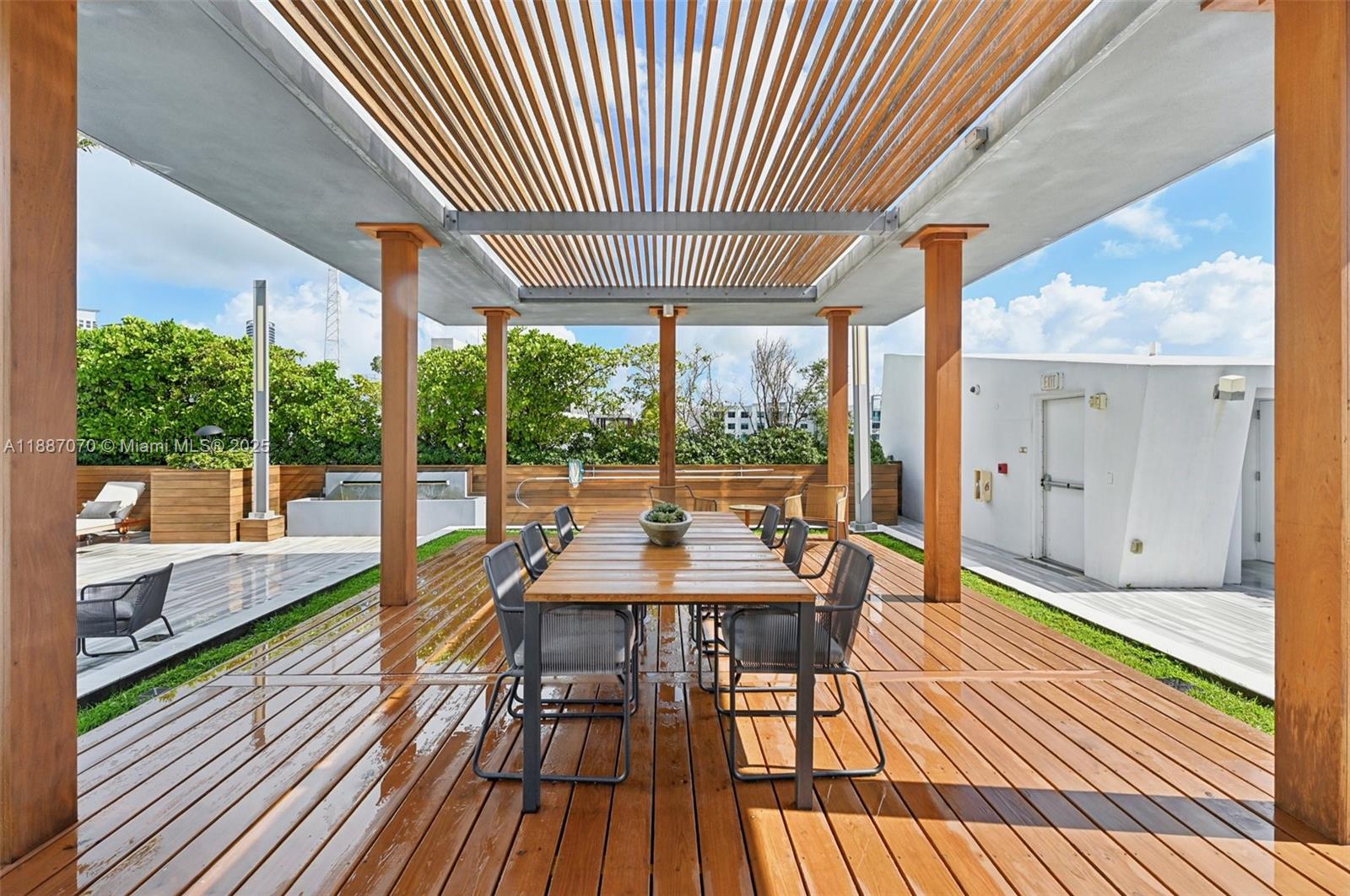 MAREA CONDO - Residential