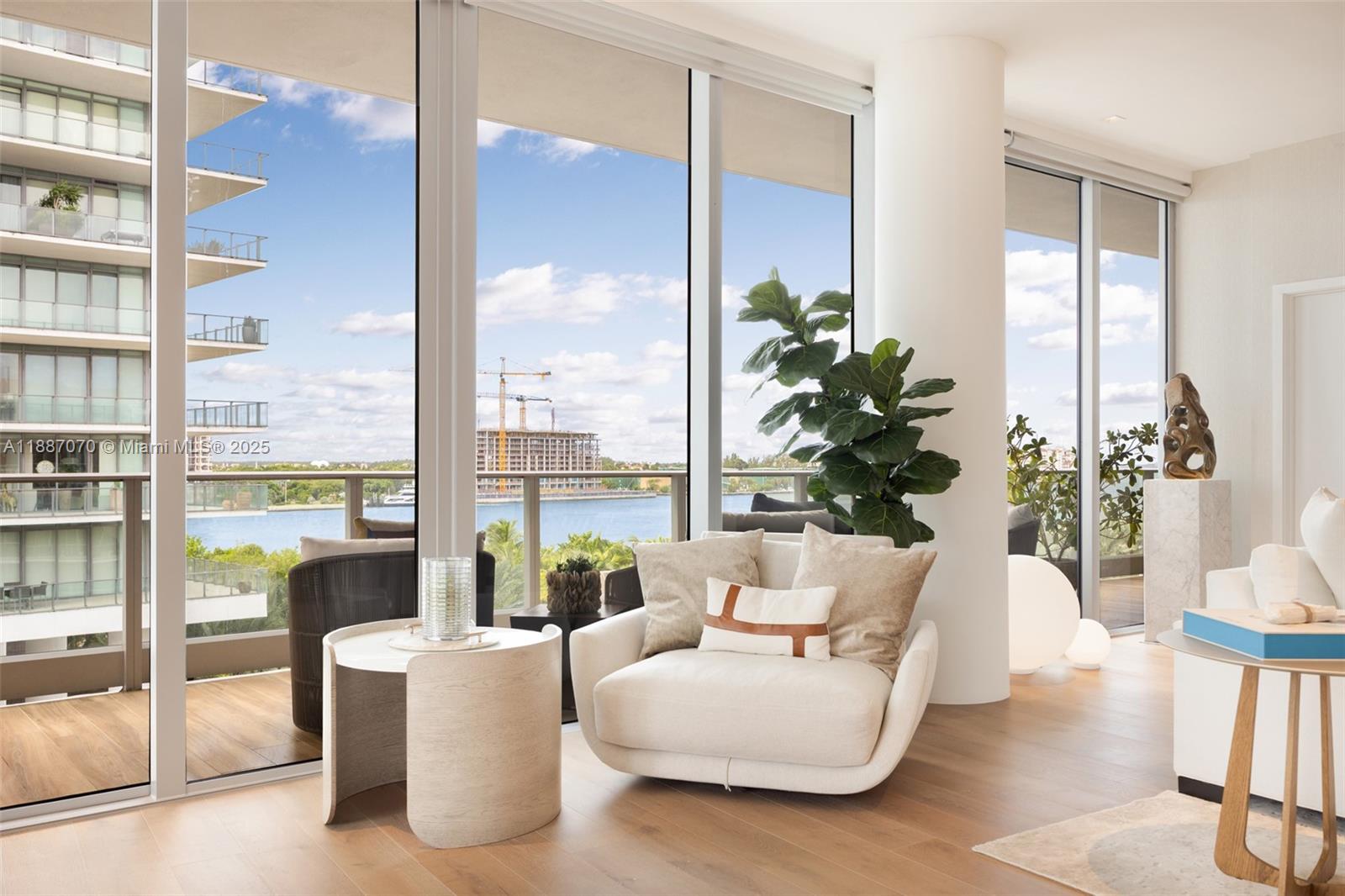 MAREA CONDO - Residential