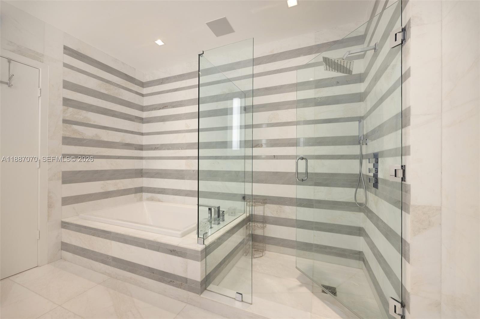 MAREA CONDO - Residential