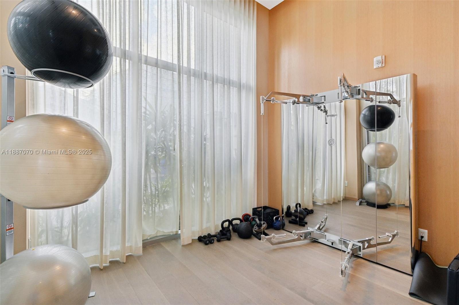 MAREA CONDO - Residential