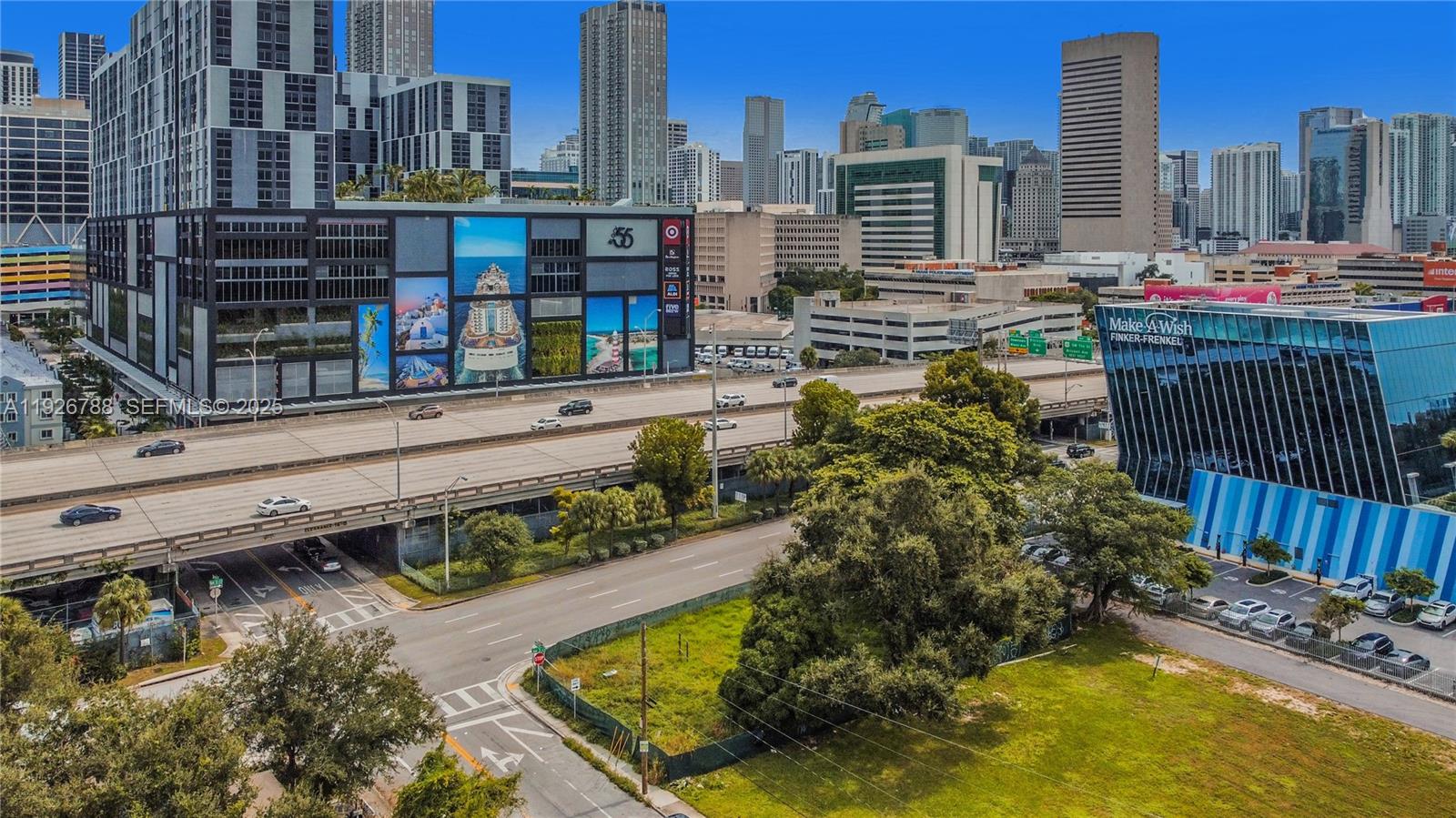 Highland Park - Commercial Sale