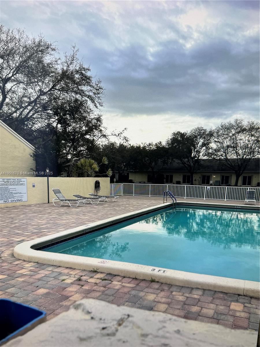 OAK LAKES - Residential