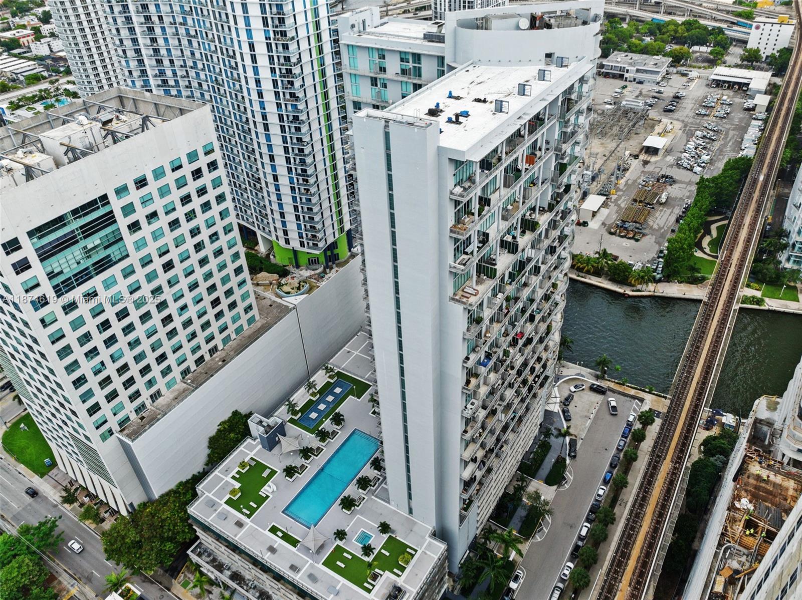 NEOVERTIKA - Residential