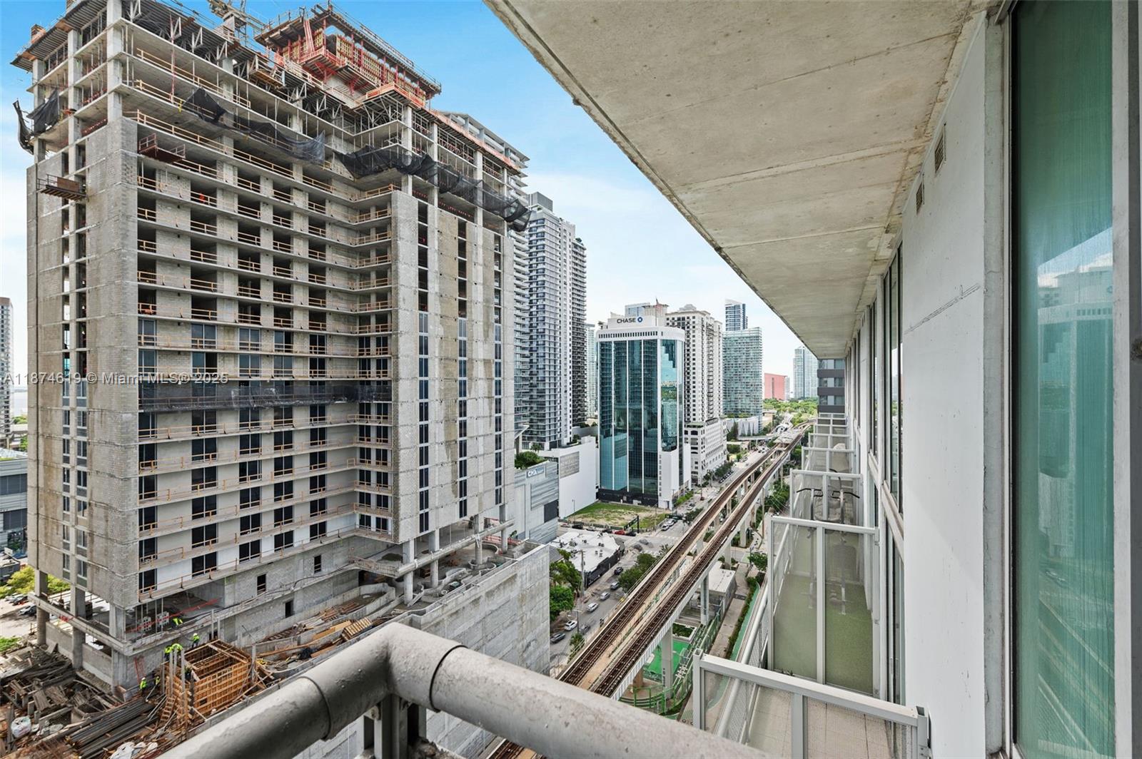 NEOVERTIKA - Residential