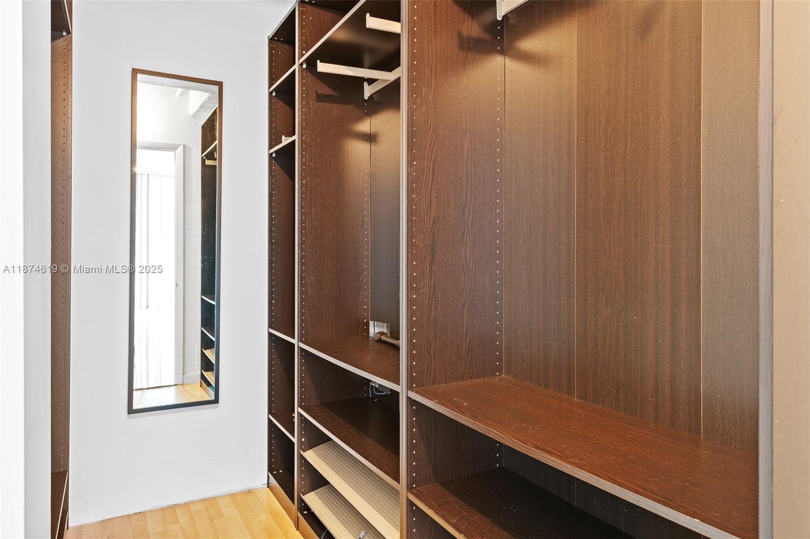 NEOVERTIKA - Residential