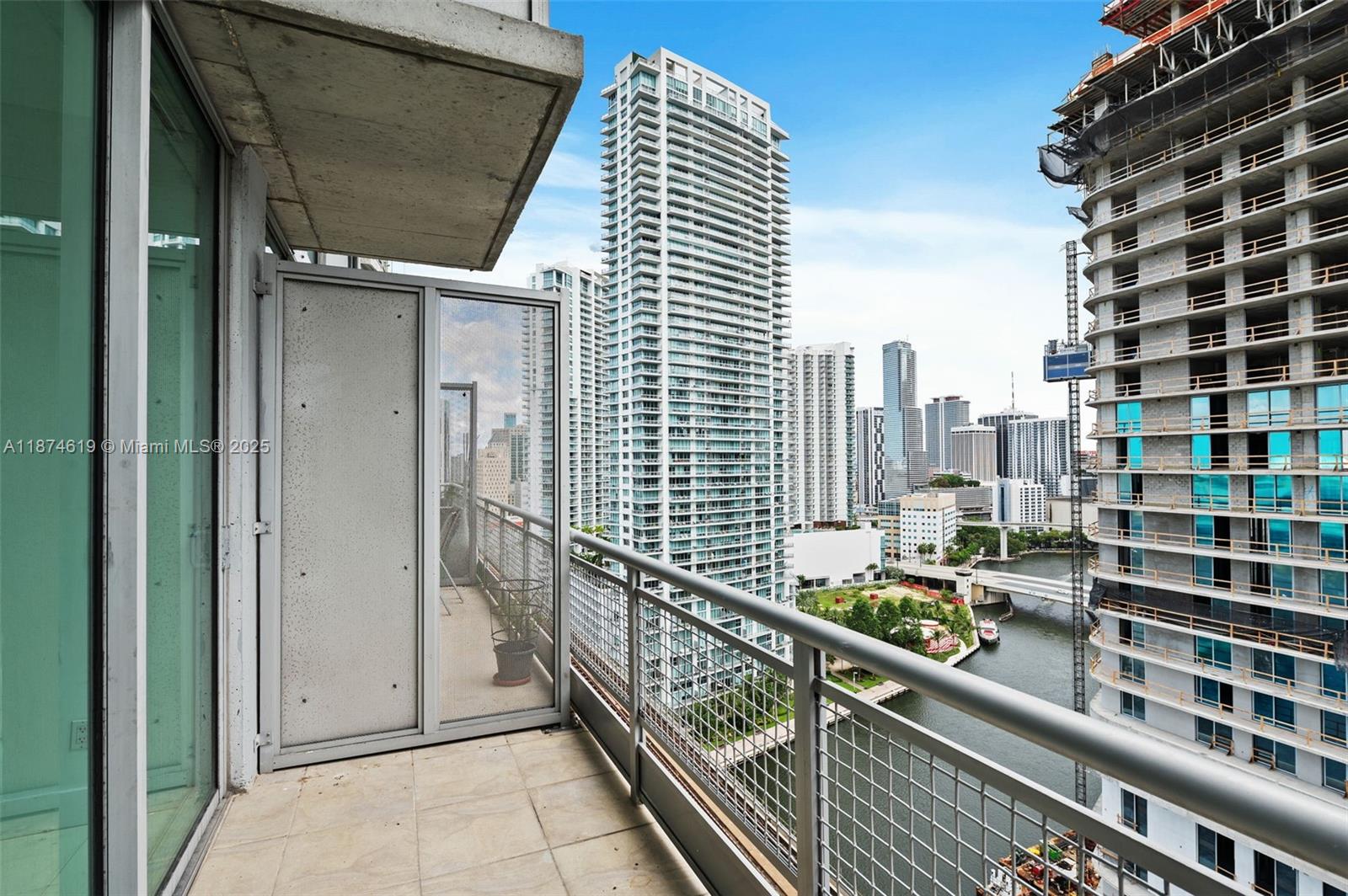 NEOVERTIKA - Residential