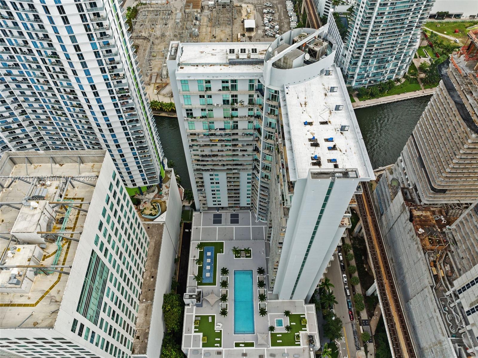 NEOVERTIKA - Residential