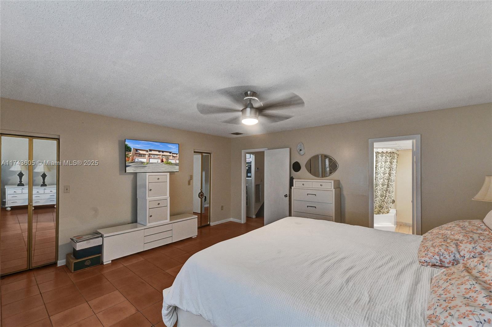 SUNCREST TOWNHOUSE CONDO - Residential